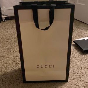 Gucci paper bag - good condition. Please see pics